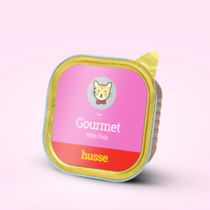 pâtée gourmet au saumon pour chat en bonne santé avec husse
