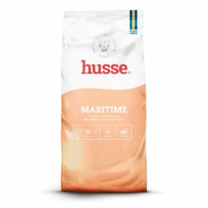 croquettes au poisson pour chat en bonne santé avec husse