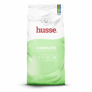 croquettes pour chat en bonne santé avec husse